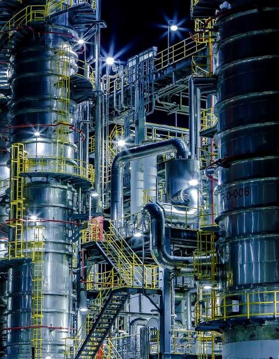 FUNDAMENTALS OF PETROLEUM REFINING PROCESSES WITH CARBON CAPTURE AND UTILIZATION